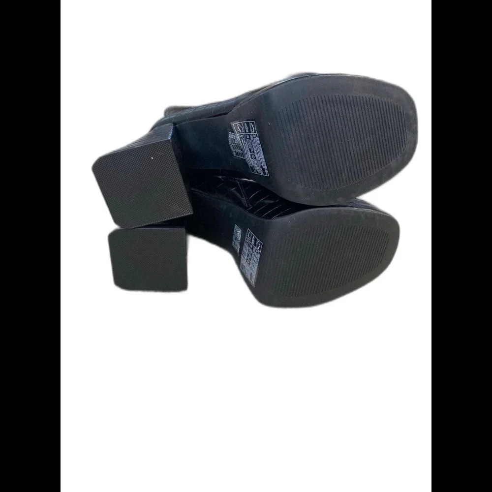 NWT Forever 21 Black Croc Embossed Faux Leather Platform Retro Chunky Heel 8
